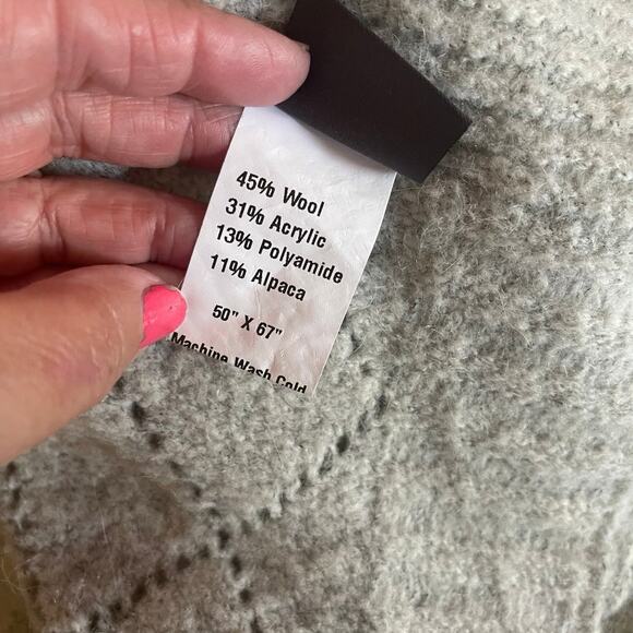 Roca Home luxury wool blend throw blanket - Picture 6 of 7